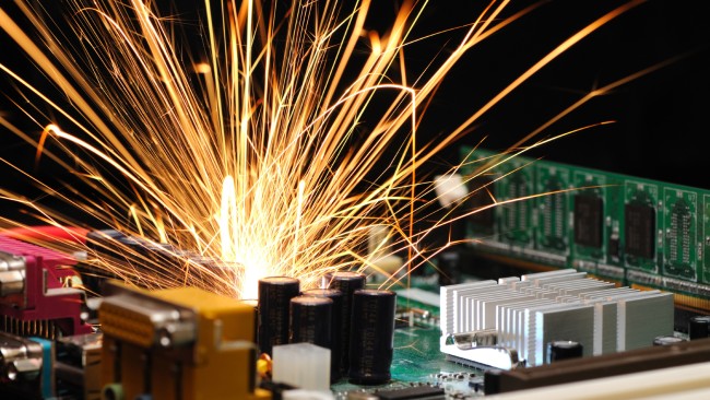 Protección frente a riesgos eléctricos. Marcado y validación de calzado de uso profesional